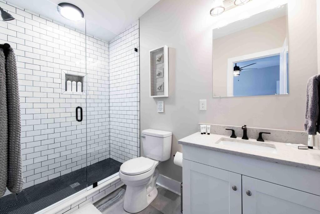 Newly Renovated 3 Bedroom Shelby Park Home **Free Parking** Louisville Eksteriør billede