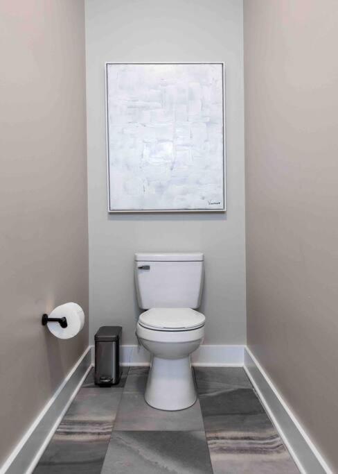 Newly Renovated 3 Bedroom Shelby Park Home **Free Parking** Louisville Eksteriør billede